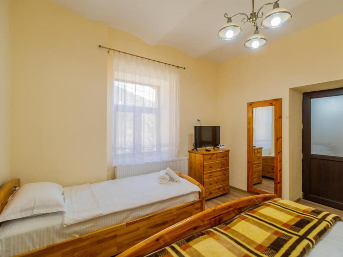 Apartment Carol Private Yard With Barbeque And Parking Sinaia Exterior foto