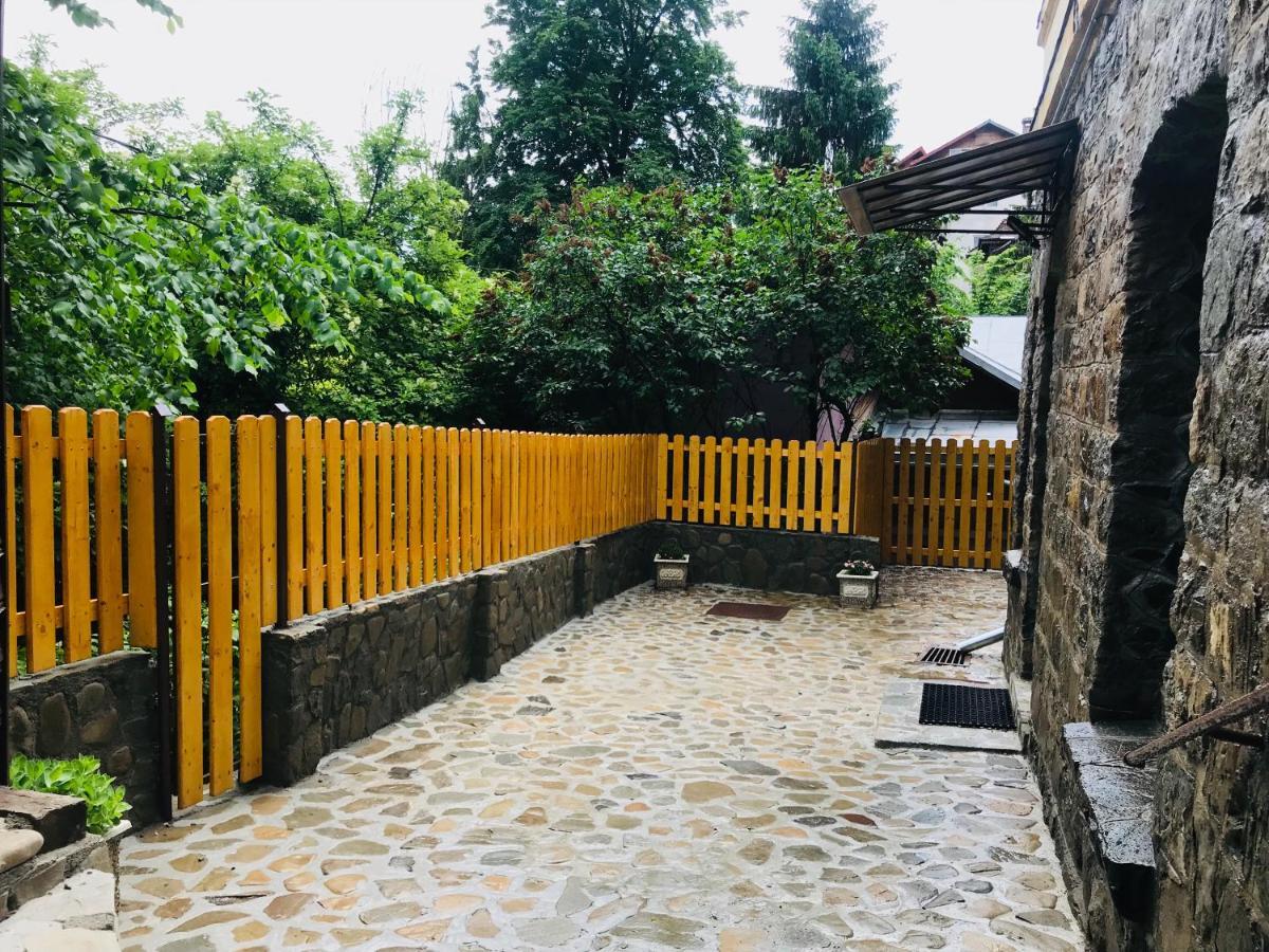 Apartment Carol Private Yard With Barbeque And Parking Sinaia Exterior foto
